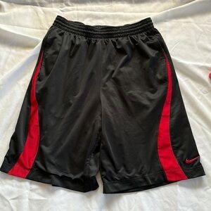Vintage Nike Men’s Basketball Shorts. Size M. Great used condition.